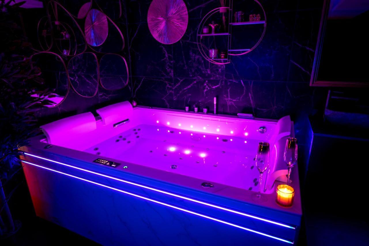 Love Room “La Nuit De Reve” Centre Historique بيربينيو المظهر الخارجي الصورة